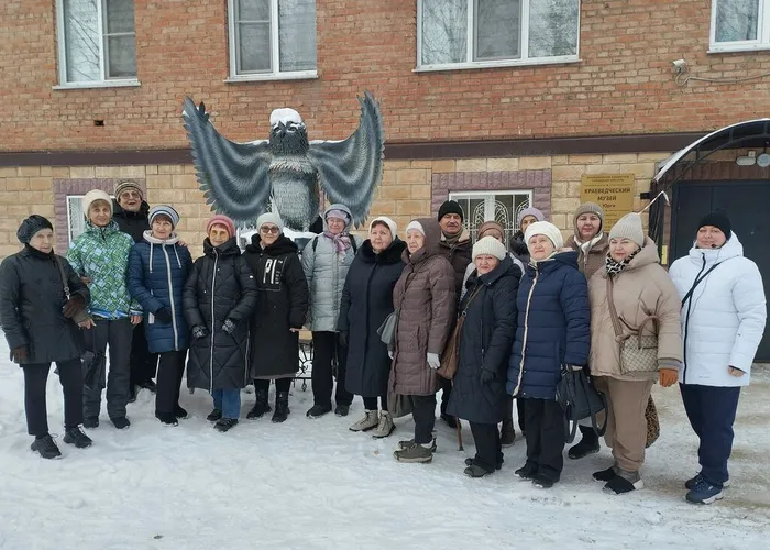 Туристы в библиотеке