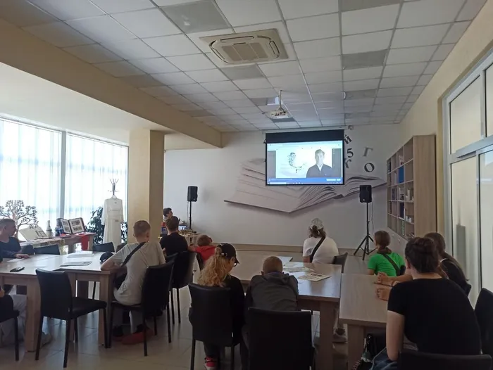 «Любому молодцу вежливость к лицу»