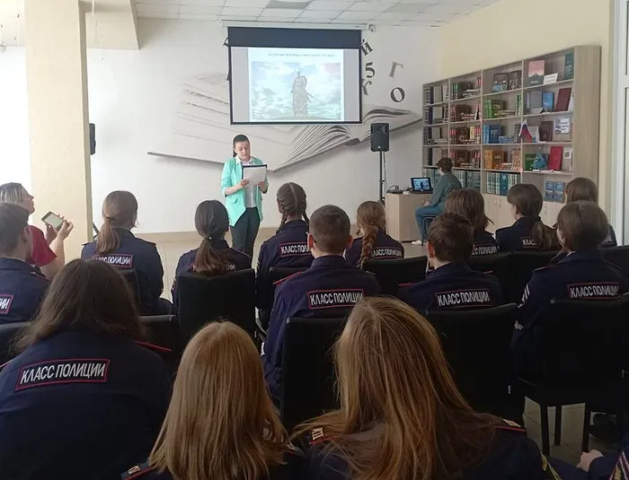 Познавательный час «Рядом с настоящим – прошлое»