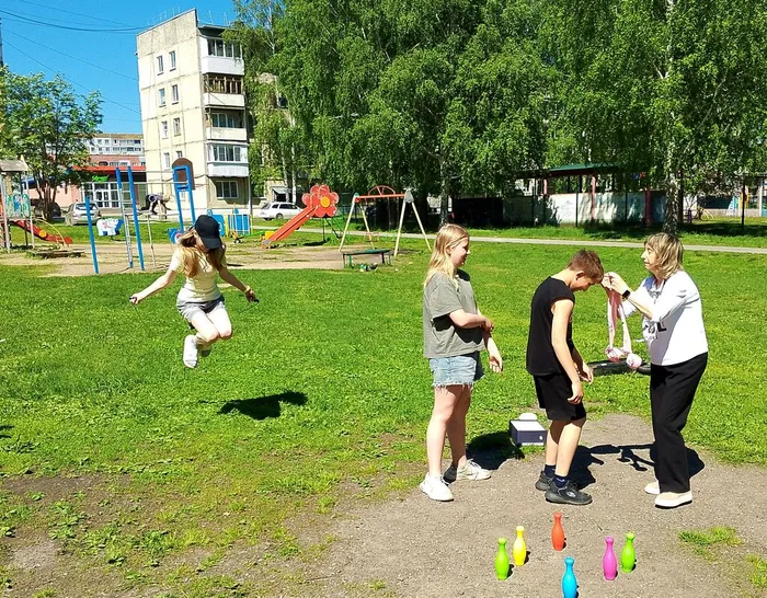 Игровая программа «Яркие краски детства»