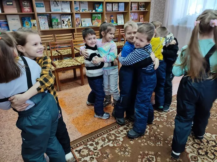 «От объятий станет всем теплей»