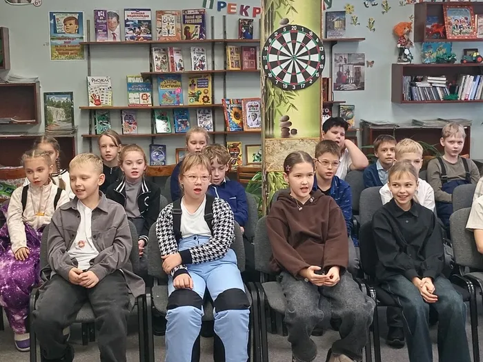 Праздничная программа «Слово мама звучит как песня»