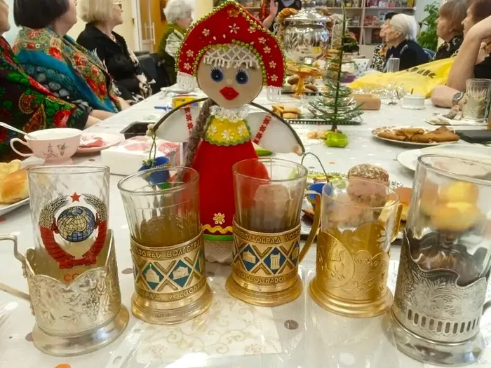 И выпивая чашку чая, мы вспоминаем прошлый год!