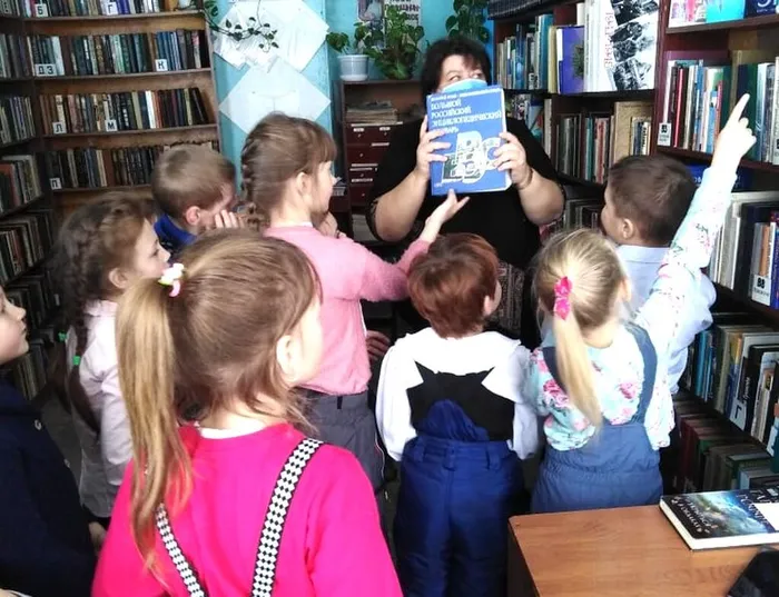 Экскурсия по библиотеке «Здравствуй, юный книгочей!»