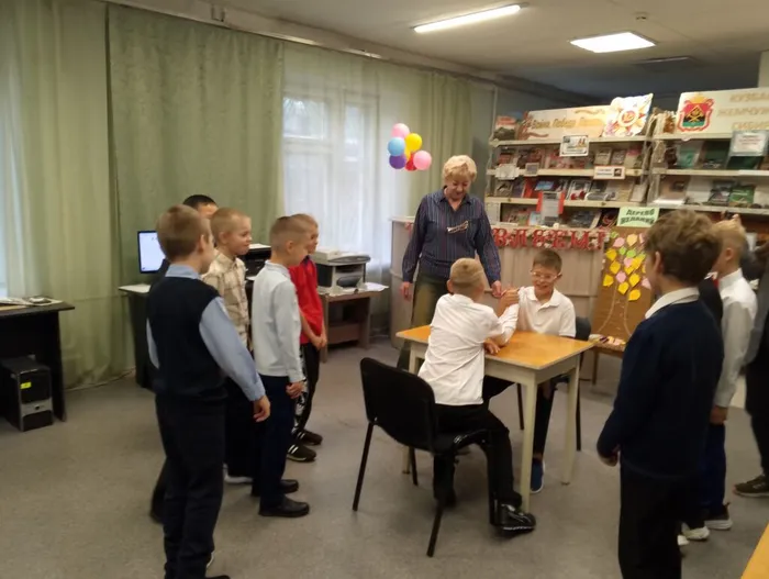 Познавательно-игровая программа «И снова звонок зовёт на урок»