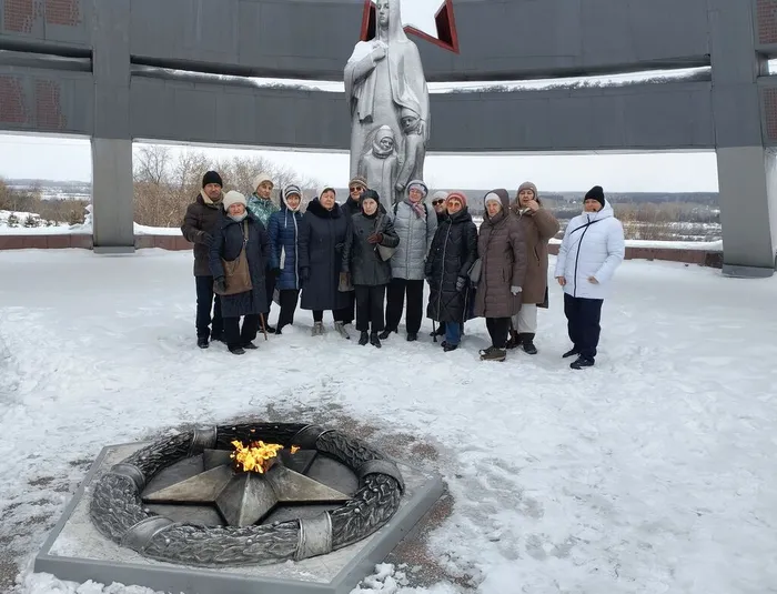 Туристы в библиотеке