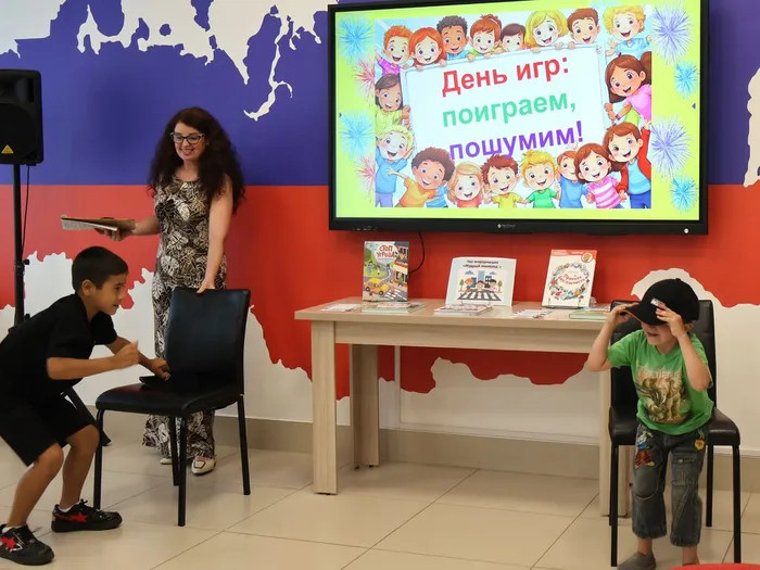 Игровая программа «Поиграем, пошумим»