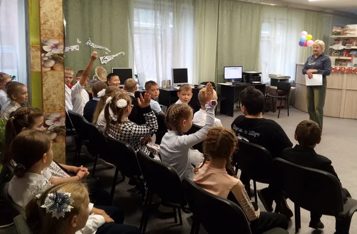 Познавательно-игровая программа «И снова звонок зовёт на урок»