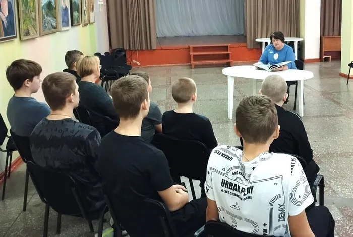 Час поэзии «Я ушла из детства в грязную теплушку»