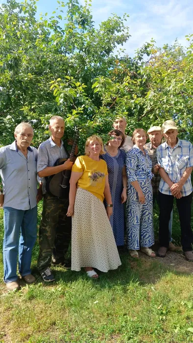 Встреча под липами

Встреча под липами