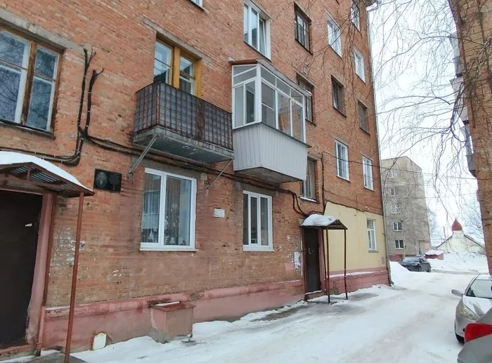 Мемориальная доска Гусеву А.И. фото В. Григорюк, март 2026 г