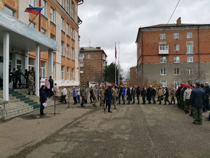 5Открытие мемориальной доски. Фото из музея школы №10, 2023 г.