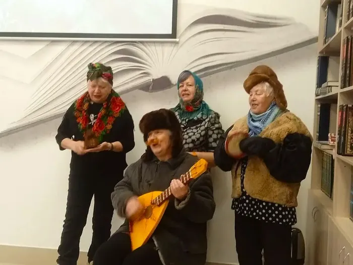 И выпивая чашку чая, мы вспоминаем прошлый год!