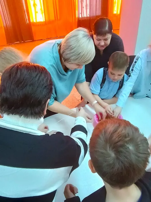 Конкурсно-игровая программа «Мамин день»