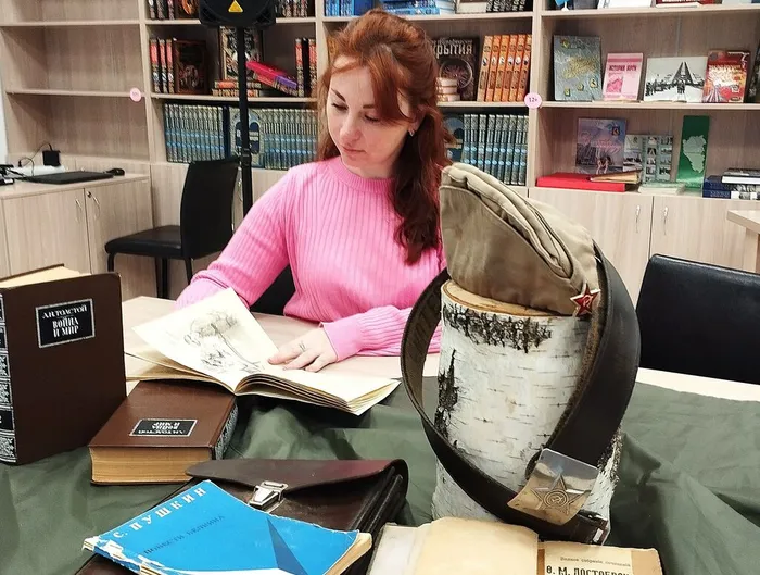 «О книги! Подняты они из мертвых танков, из окопов…»