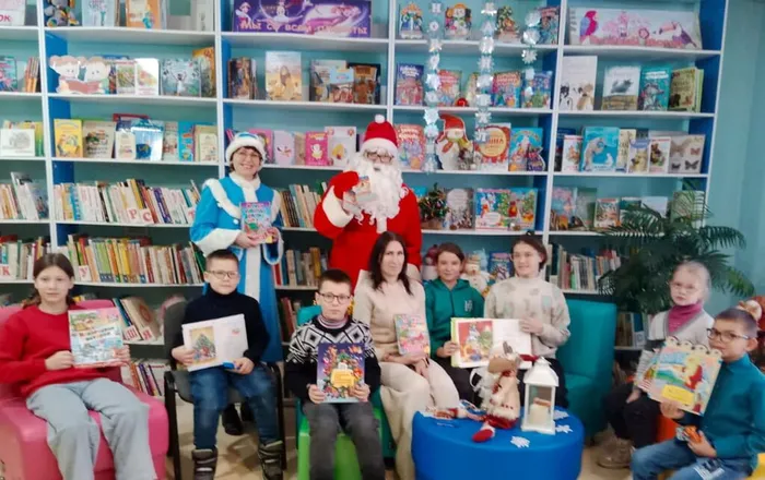 Акция «Угощаем новогодней книгой»