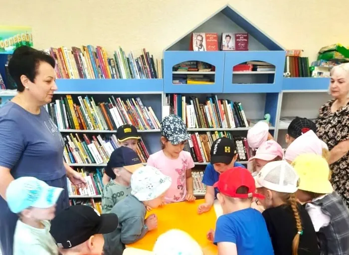 Познавательная экскурсия «Первый раз в библиотеку»