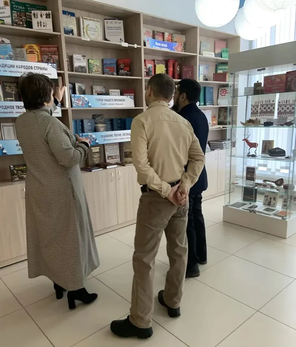 Патриотическая встреча "Сильна героями Россия"