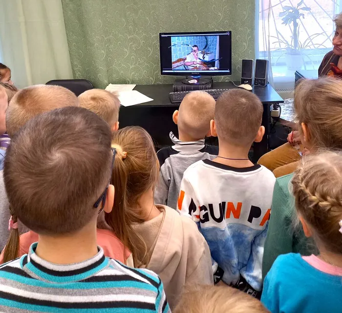 Познавательно-игровая программа «Бабушка рядышком с дедушкой…»