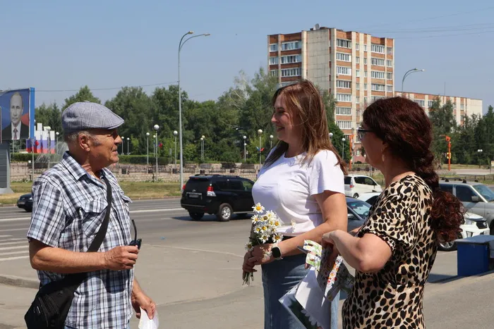 А ромашки – из солнца и снега!