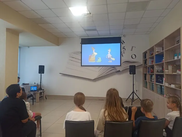 Семейный кинозал «Смотрим фильм – читаем книгу»