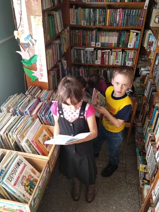 Экскурсия по библиотеке «Здравствуй, юный книгочей!»