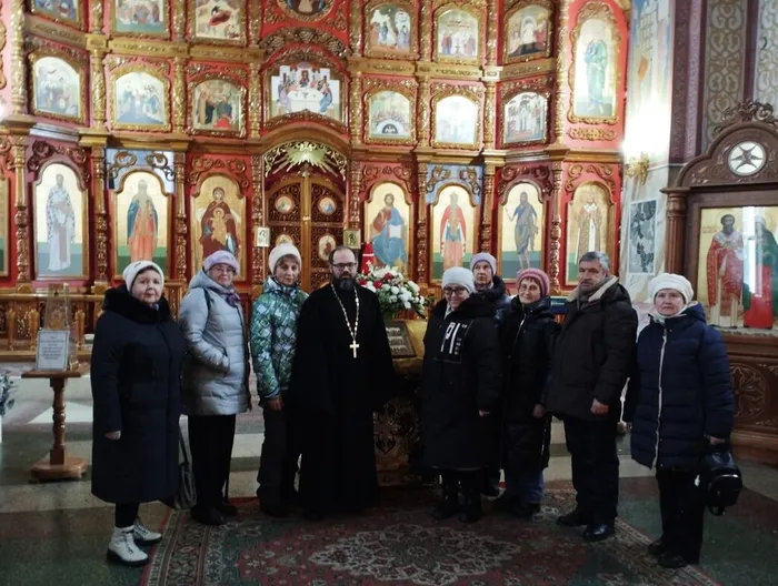 Туристы в библиотеке