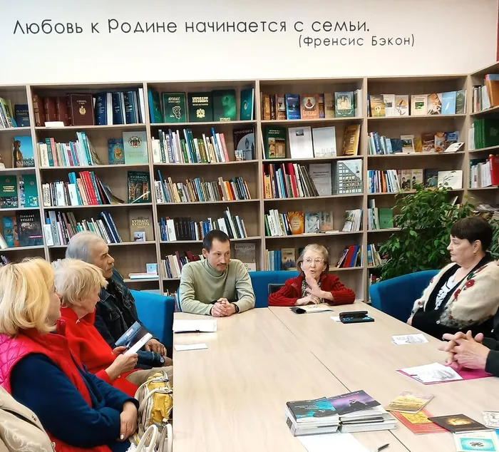 Поэты отправились на каникулы