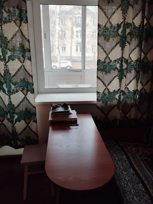 10.	Общая комната. Вид на улицу Московская.