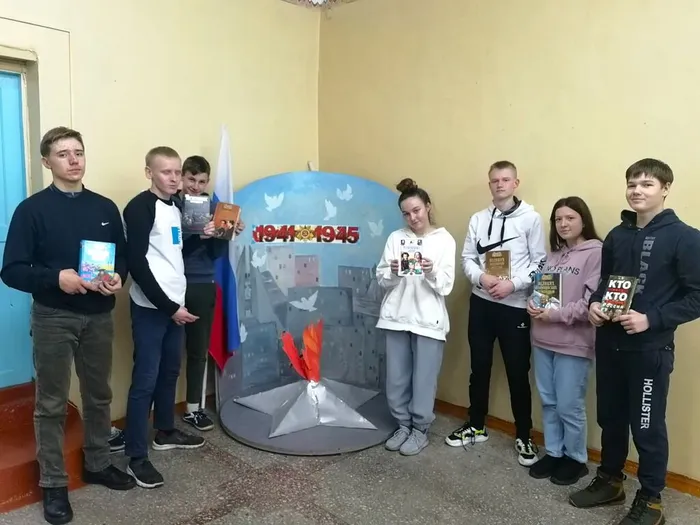 Патриотический час «Народы едины под солнцем России»