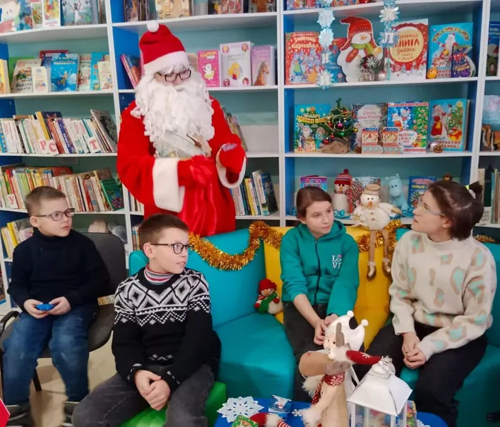 Акция «Угощаем новогодней книгой»