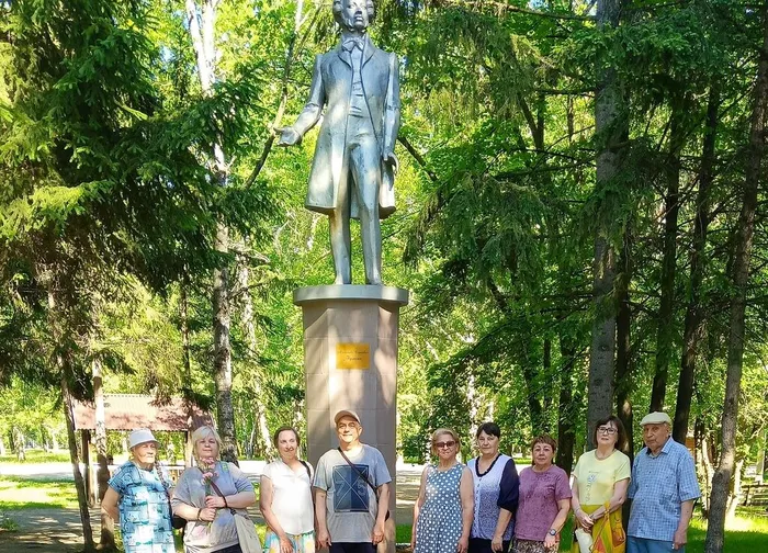 Мы вдохновенно Пушкина читаем…