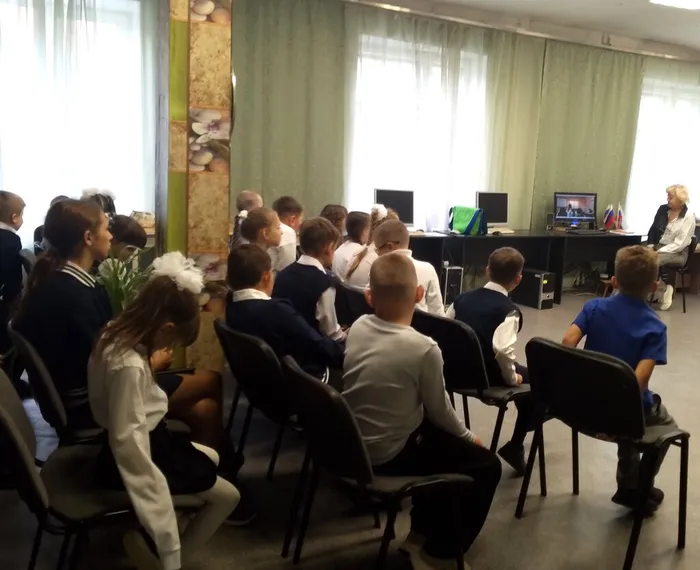 Познавательно-игровая программа «Ура! Ура! Нам в школу пора!»